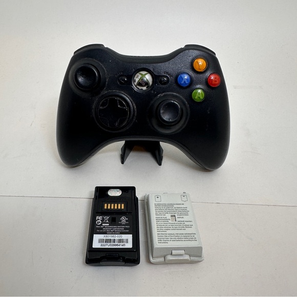 Xbox 360 Slim 250GB controller chargeable battery originalcables Kinect 9 games - Picture 8 of 11